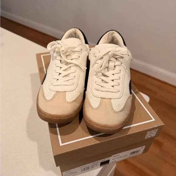 DOLCE VITA WHITE AND BLACK SNEAKERS - Picture 2 of 5